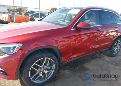 2016 Mercedes-Benz Glc 300 4Matic z USA, uszkodzony, nr VIN WDC0G4KB6GF043518